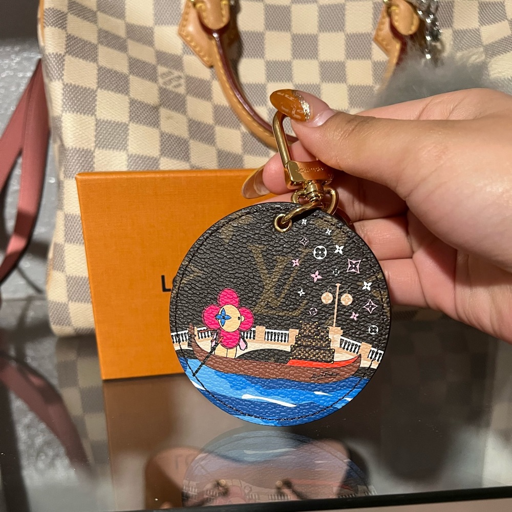 Louis Vuitton 2019 Christmas animation keychain